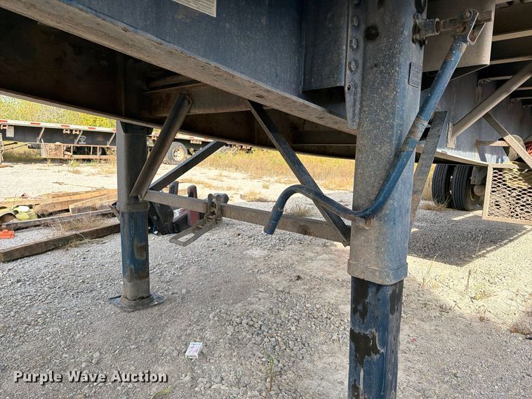 image for item FI0458 2010 Great Dane GPL-0024-00053 flatbed trailer