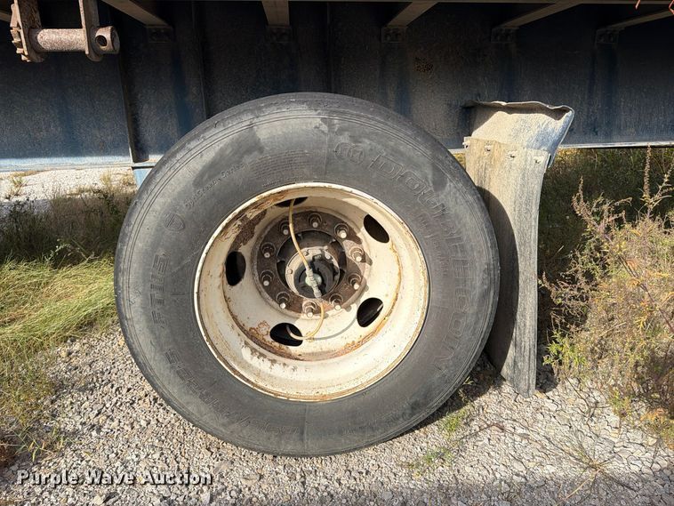 image for item FI0458 2010 Great Dane GPL-0024-00053 flatbed trailer