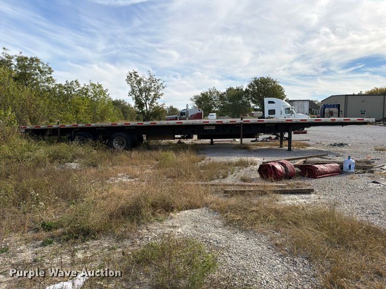 image for item FI0459 2015 Transcraft Eagle II flatbed trailer