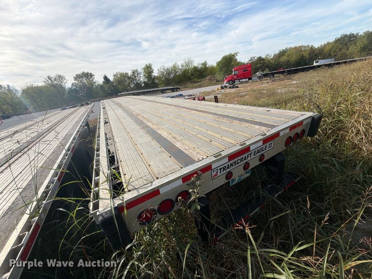 image for item FI0459 2015 Transcraft Eagle II flatbed trailer
