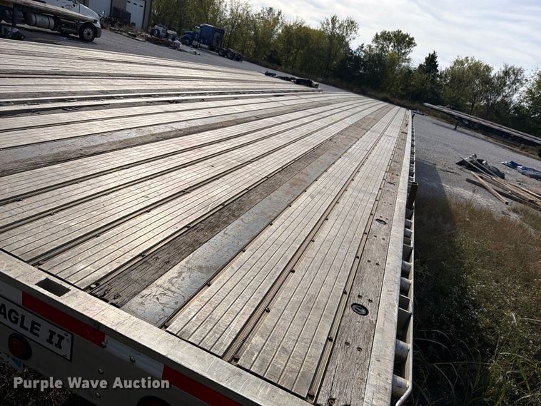 image for item FI0459 2015 Transcraft Eagle II flatbed trailer