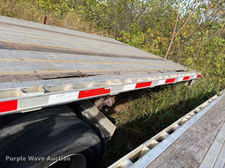 image for item FI0459 2015 Transcraft Eagle II flatbed trailer