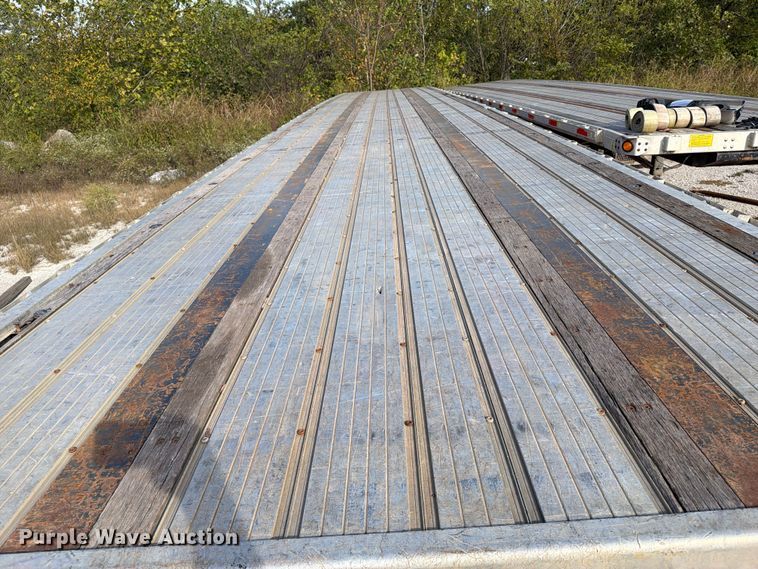 image for item FI0459 2015 Transcraft Eagle II flatbed trailer