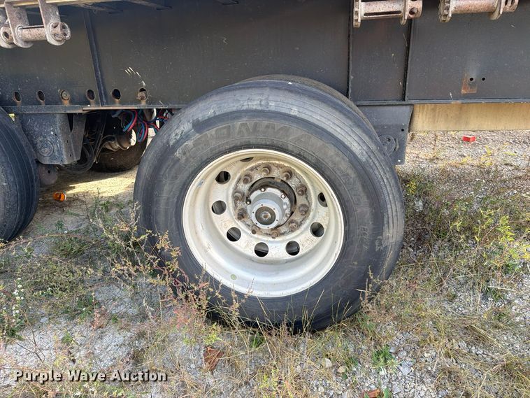 image for item FI0459 2015 Transcraft Eagle II flatbed trailer