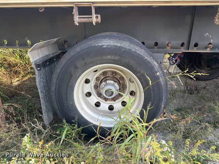 image for item FI0459 2015 Transcraft Eagle II flatbed trailer