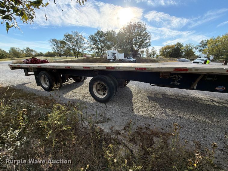 image for item FI0460 2010 Utility Trailer FS2CHA flatbed trailer