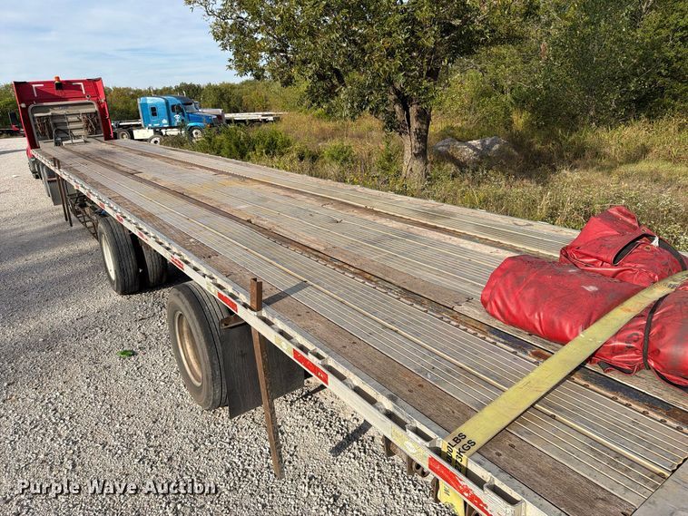 image for item FI0460 2010 Utility Trailer FS2CHA flatbed trailer
