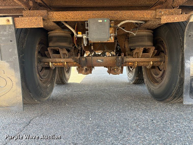 image for item FJ0556 1998 Trailmobile dry van trailer