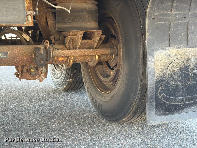 image for item FJ0556 1998 Trailmobile dry van trailer