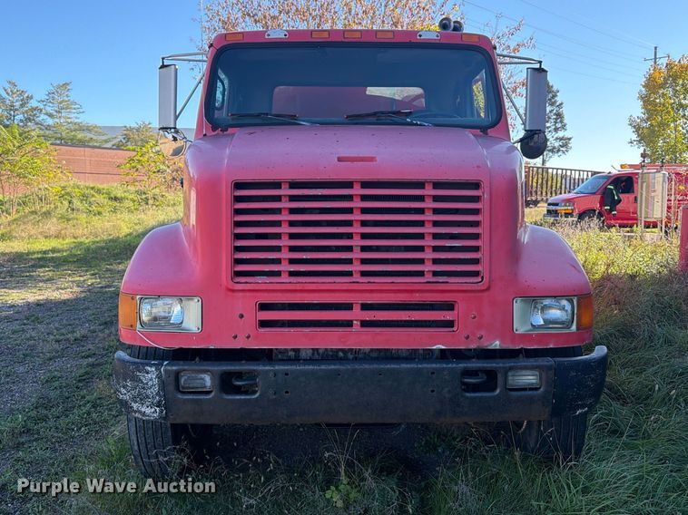 image for item FK2220 1991 International 8100 fuel truck