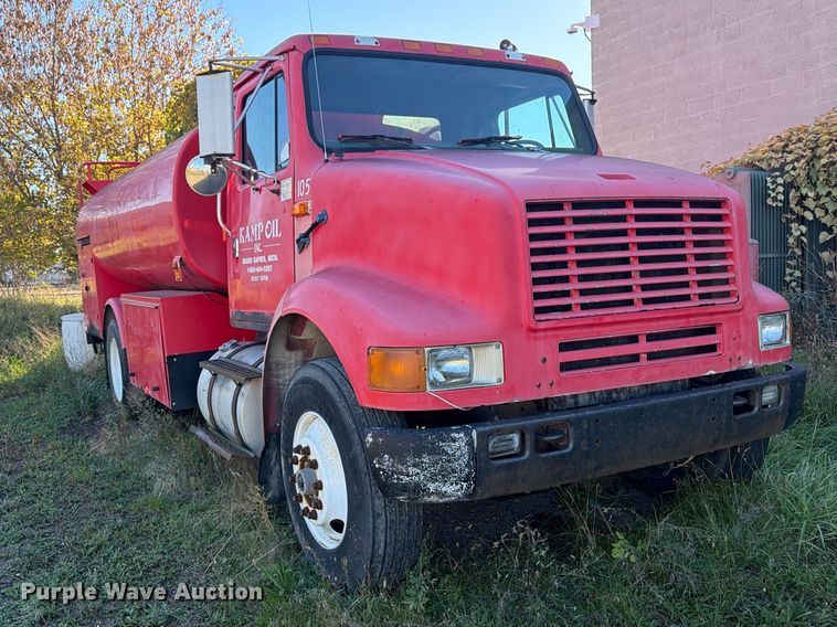 image for item FK2220 1991 International 8100 fuel truck