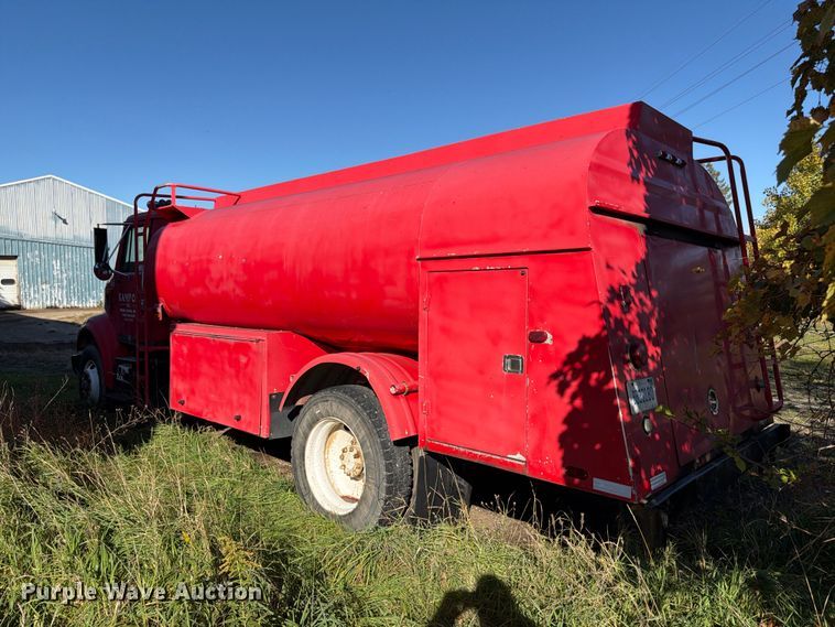 image for item FK2220 1991 International 8100 fuel truck