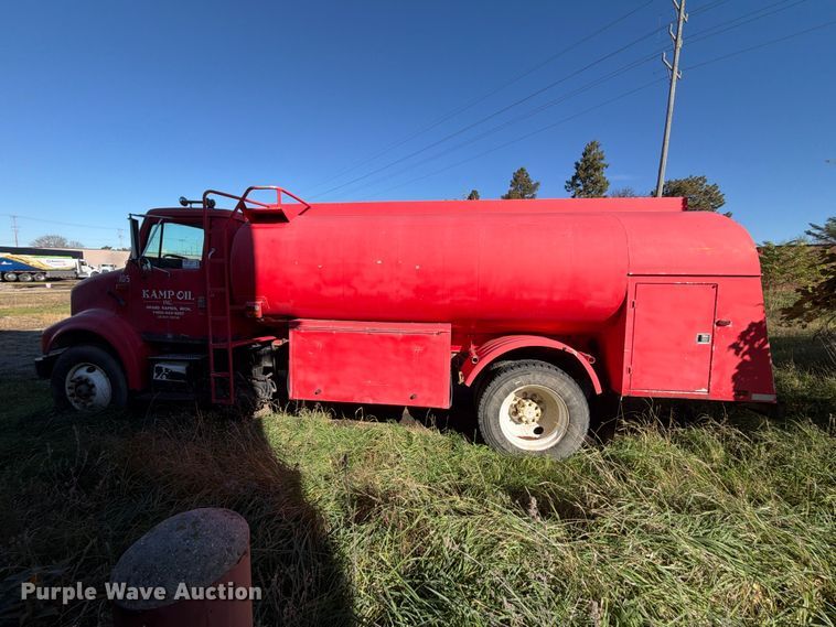 image for item FK2220 1991 International 8100 fuel truck