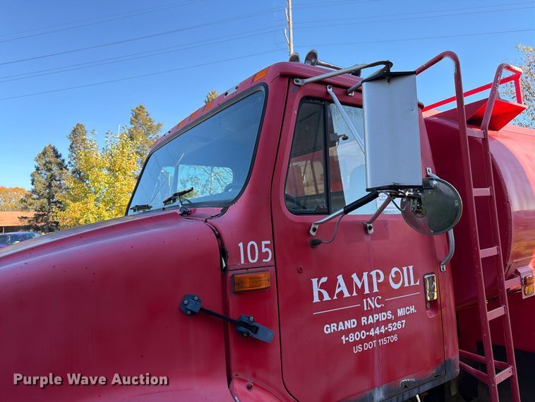 image for item FK2220 1991 International 8100 fuel truck