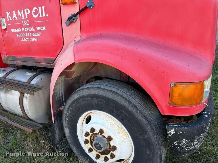 image for item FK2220 1991 International 8100 fuel truck