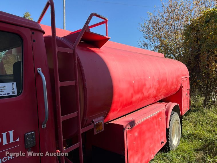 image for item FK2220 1991 International 8100 fuel truck