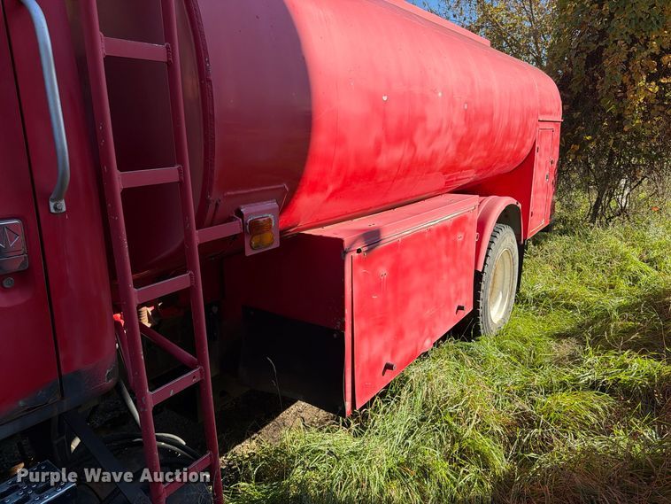 image for item FK2220 1991 International 8100 fuel truck