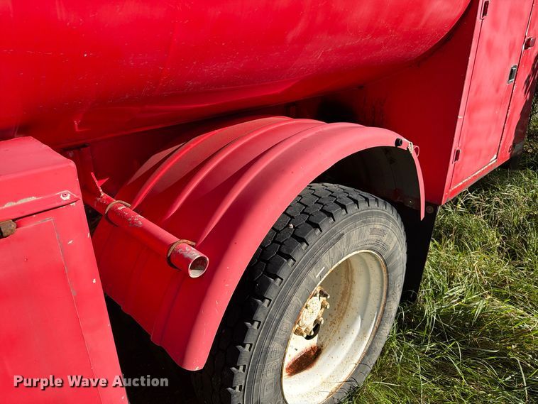 image for item FK2220 1991 International 8100 fuel truck