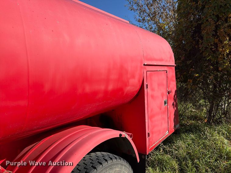 image for item FK2220 1991 International 8100 fuel truck