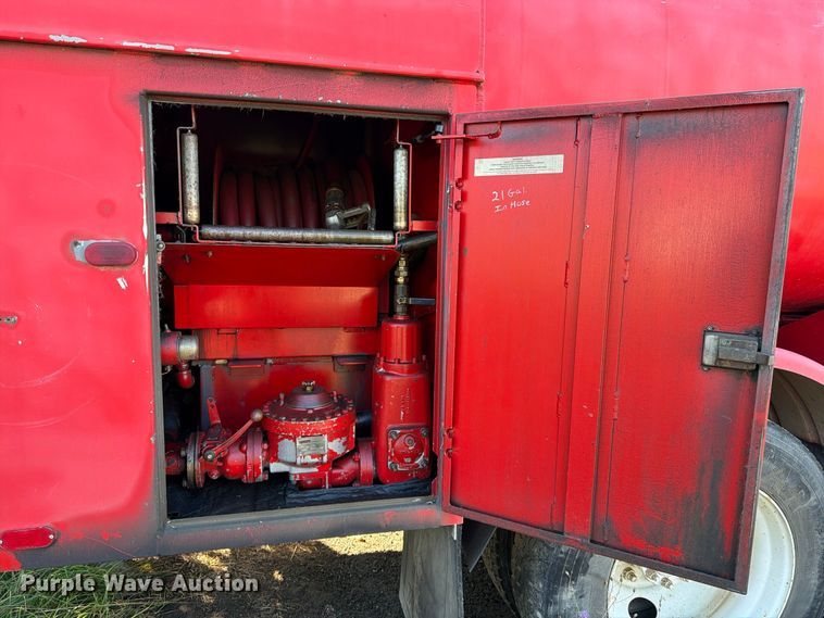 image for item FK2220 1991 International 8100 fuel truck