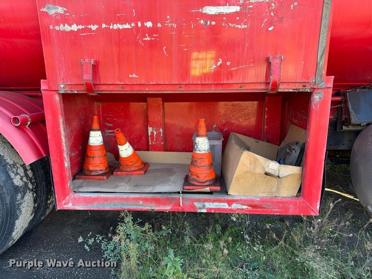 image for item FK2220 1991 International 8100 fuel truck