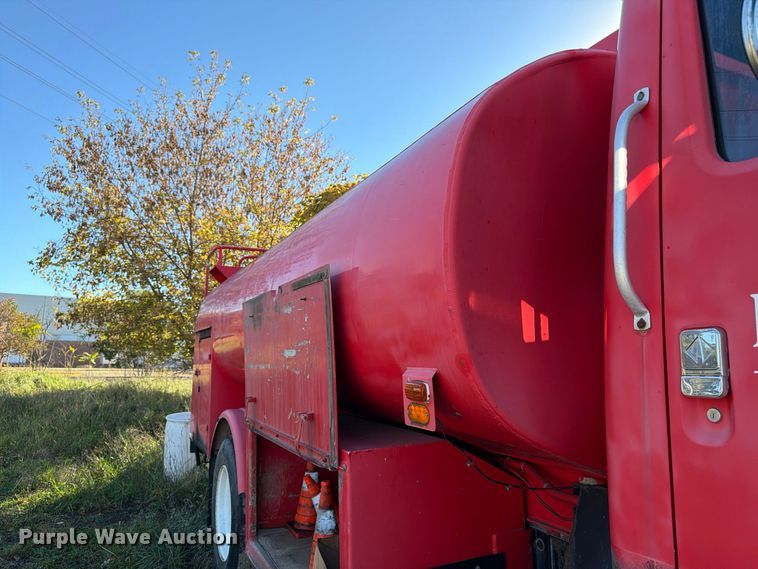 image for item FK2220 1991 International 8100 fuel truck