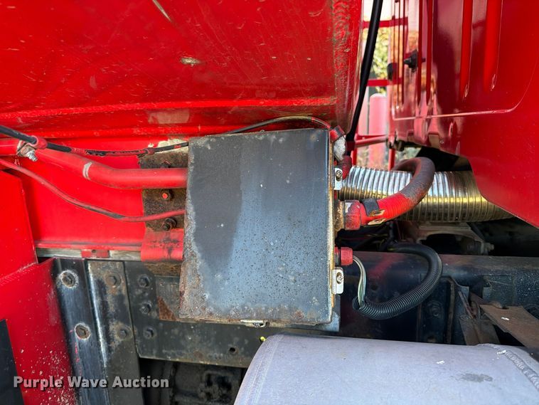 image for item FK2220 1991 International 8100 fuel truck