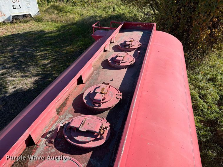 image for item FK2220 1991 International 8100 fuel truck
