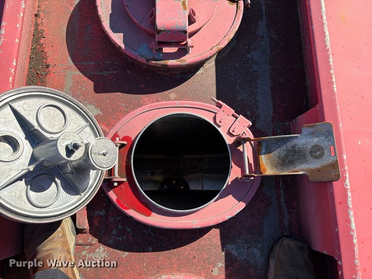 image for item FK2220 1991 International 8100 fuel truck