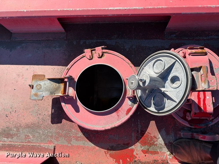 image for item FK2220 1991 International 8100 fuel truck