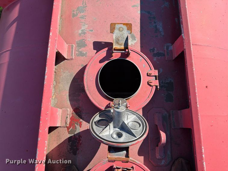 image for item FK2220 1991 International 8100 fuel truck