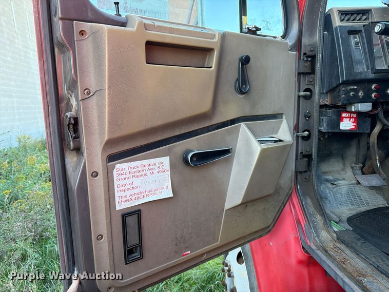 image for item FK2220 1991 International 8100 fuel truck