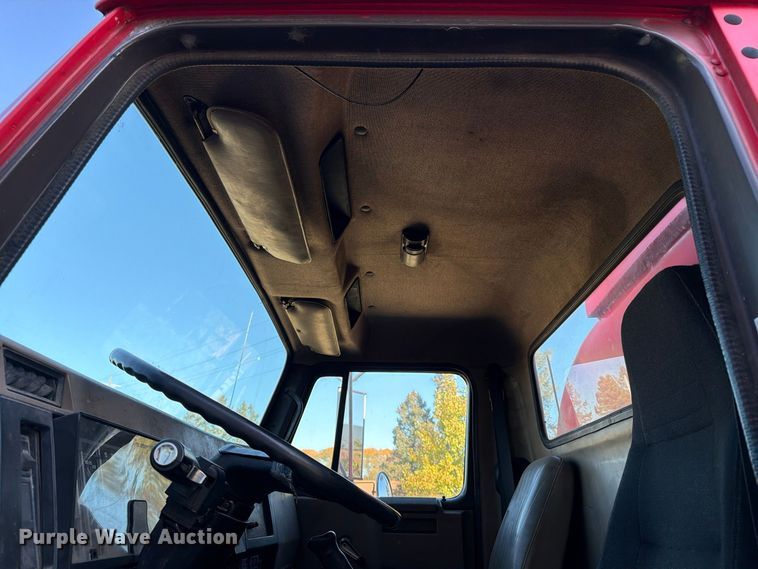 image for item FK2220 1991 International 8100 fuel truck
