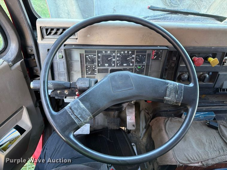 image for item FK2220 1991 International 8100 fuel truck