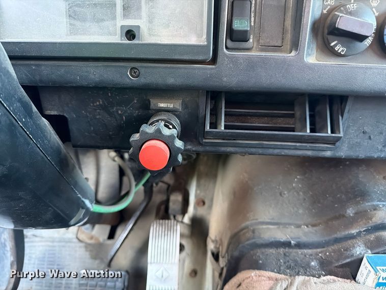 image for item FK2220 1991 International 8100 fuel truck