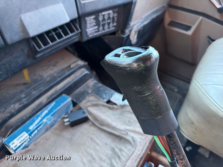 image for item FK2220 1991 International 8100 fuel truck