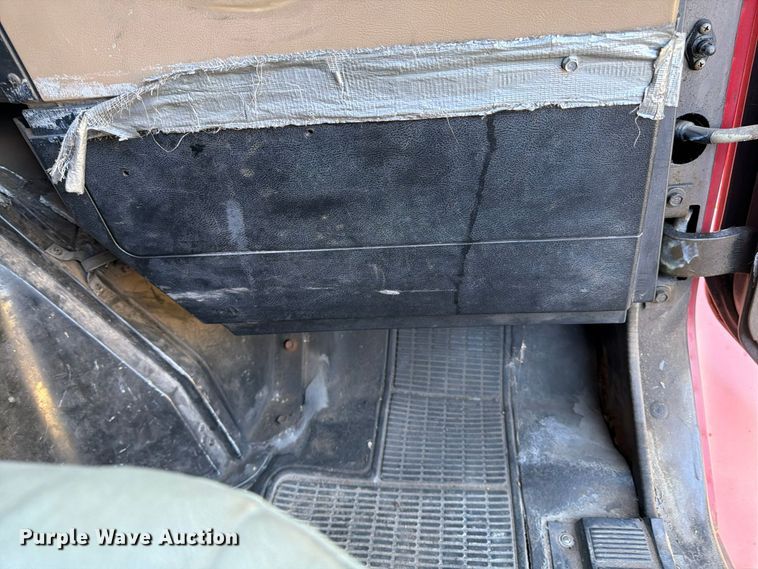 image for item FK2220 1991 International 8100 fuel truck