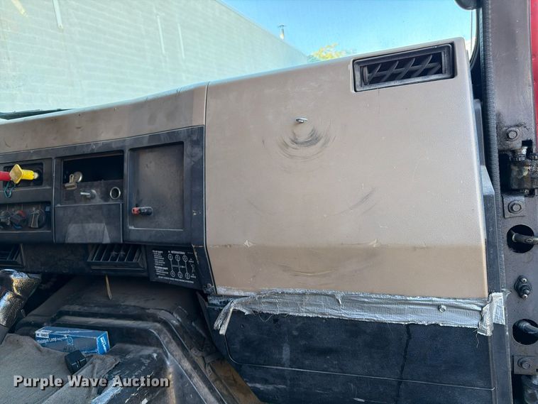 image for item FK2220 1991 International 8100 fuel truck