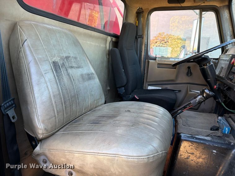 image for item FK2220 1991 International 8100 fuel truck
