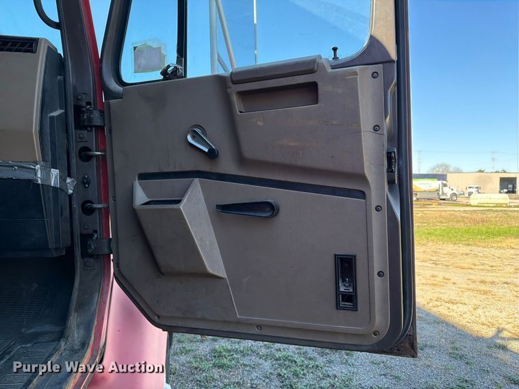 image for item FK2220 1991 International 8100 fuel truck