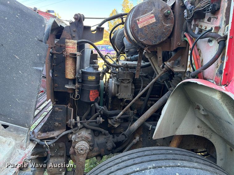 image for item FK2220 1991 International 8100 fuel truck