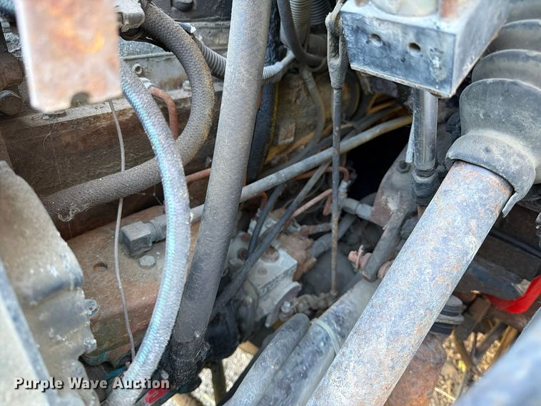 image for item FK2220 1991 International 8100 fuel truck