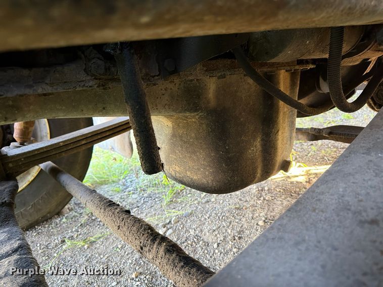 image for item FK2220 1991 International 8100 fuel truck