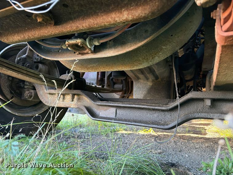 image for item FK2220 1991 International 8100 fuel truck