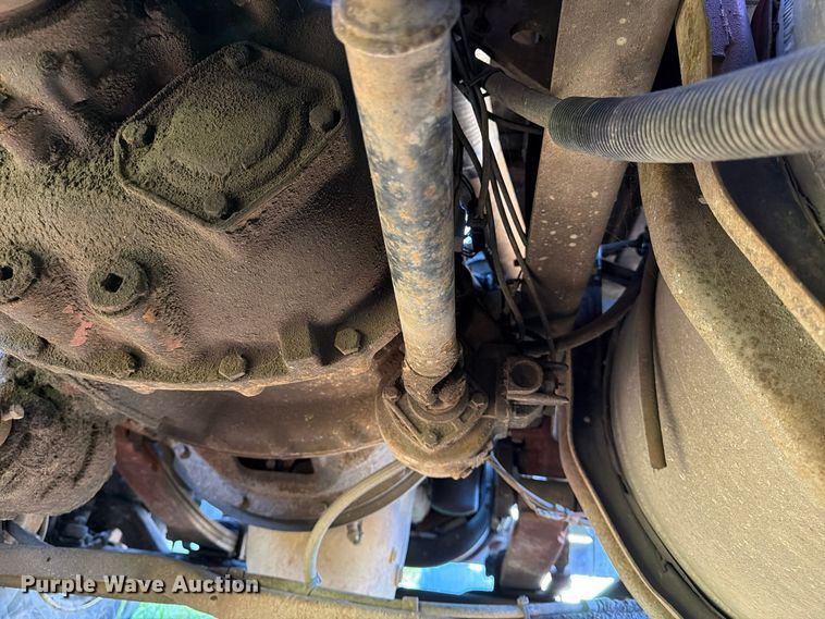 image for item FK2220 1991 International 8100 fuel truck
