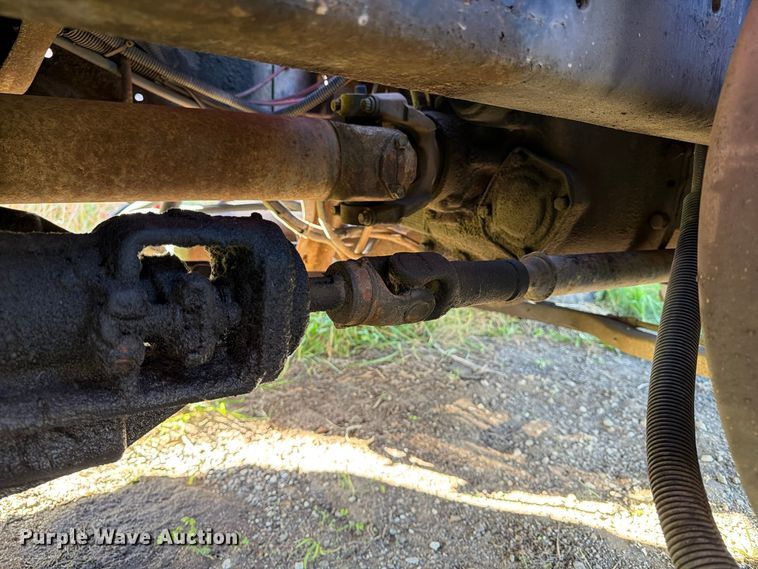 image for item FK2220 1991 International 8100 fuel truck