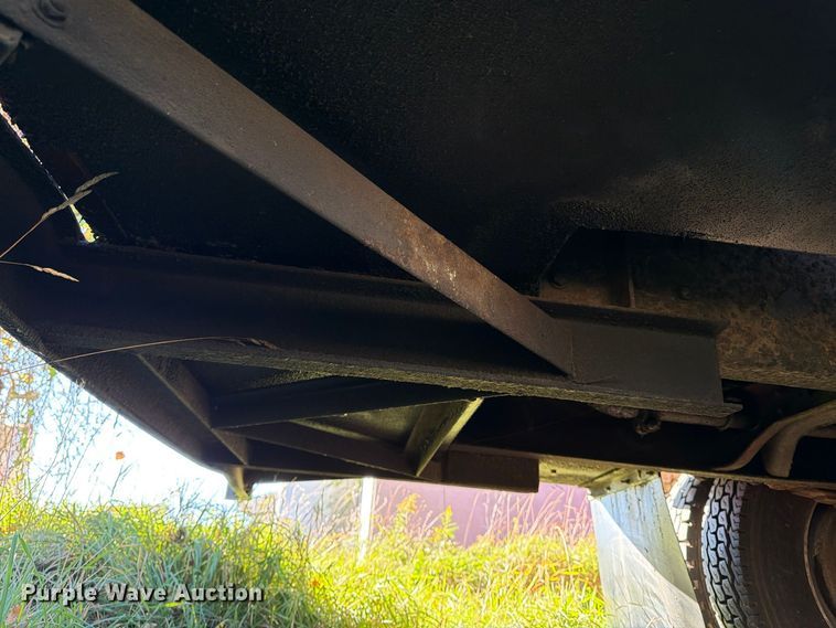 image for item FK2220 1991 International 8100 fuel truck