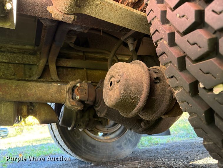 image for item FK2220 1991 International 8100 fuel truck