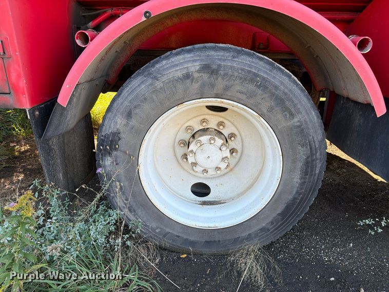 image for item FK2220 1991 International 8100 fuel truck