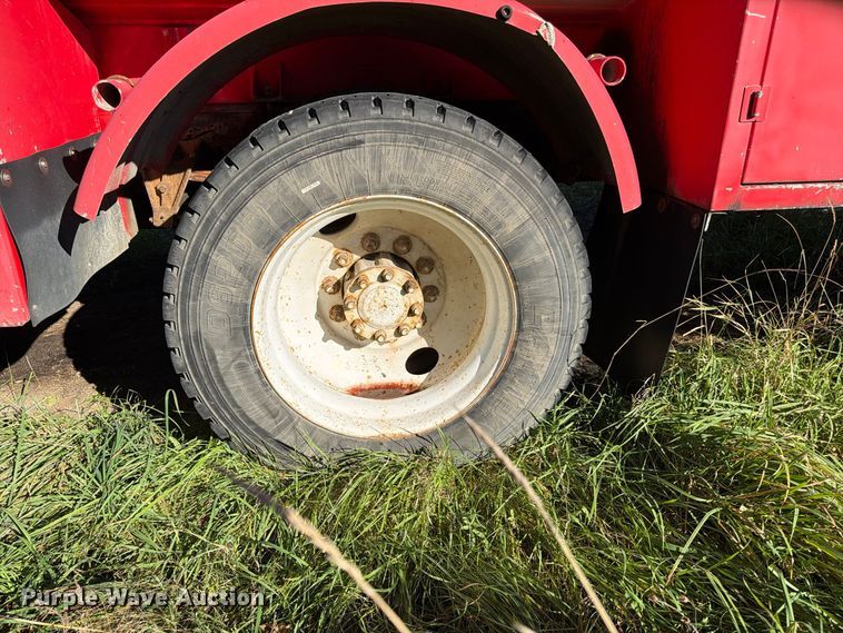 image for item FK2220 1991 International 8100 fuel truck